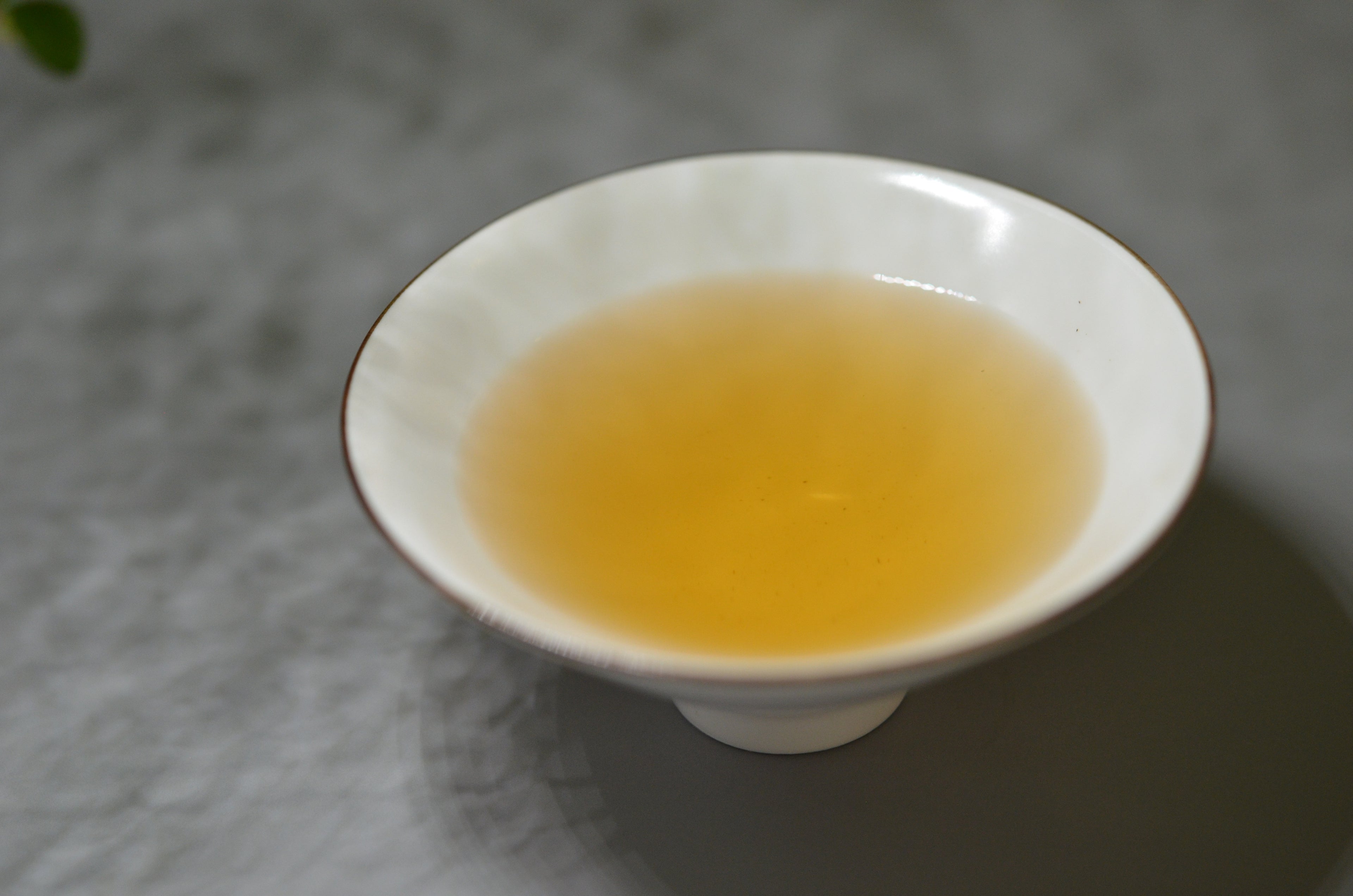鐵道烏龍｜秋｜中焙火（ 蜜香型｜ 懷舊款） TieDao-Autumn Oolong
